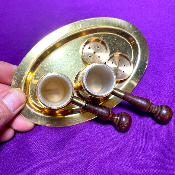 Vtg. Brass Gavel Style Salt & Pepper Shakers With Wood Handle - Picture 3 of 4